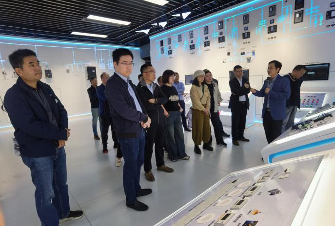 智行致远：「走进开云官方端网站登录入口江阴工厂」